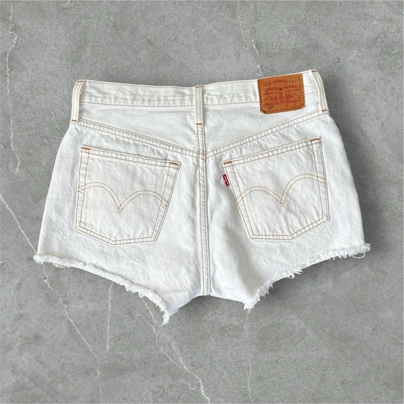 Levi's Women's Cream Jean Shorts - Picture 1 of 3